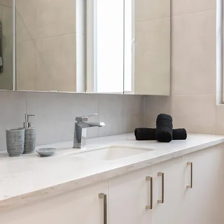 Beautiful 2br Penthouse With Private Hob Tub By 360 Estates *